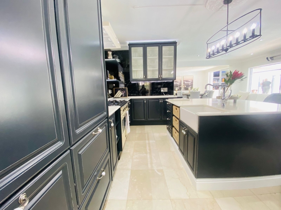 5 Bedroom Property for Sale in Sunset Beach Western Cape